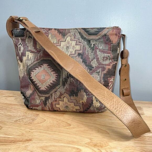 Vintage Tapestry Carpet Large Crossbody Tote Bag, Leather Lined Divided Section - Picture 3 of 16